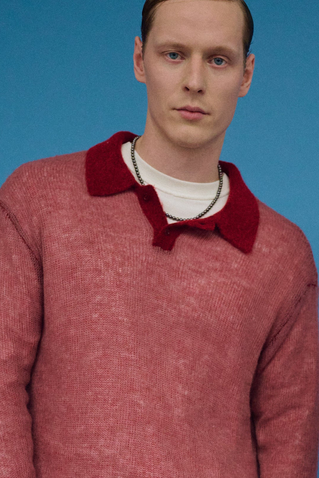 Back view of men’s dark pearl necklace and clasp.