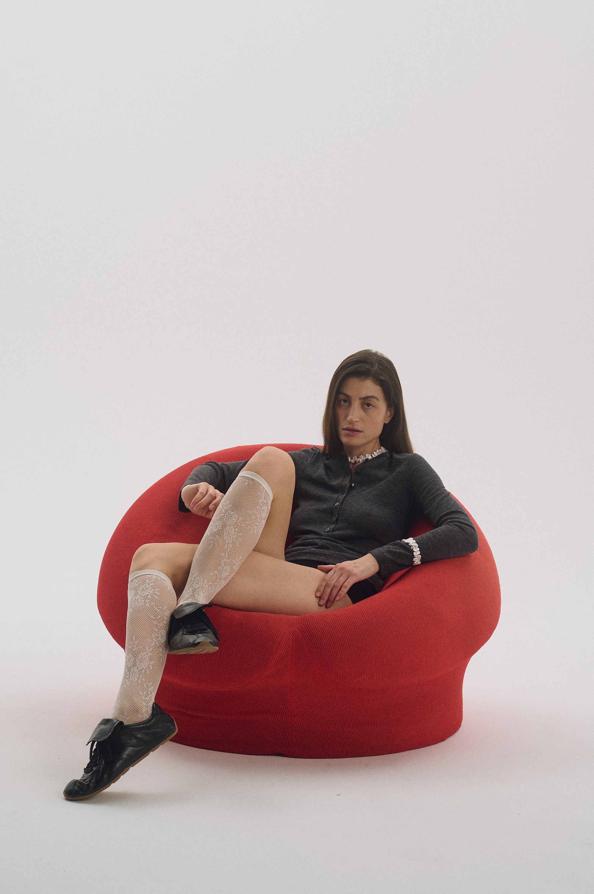 Elegant bracelet made of white Keshi pearls on female hand