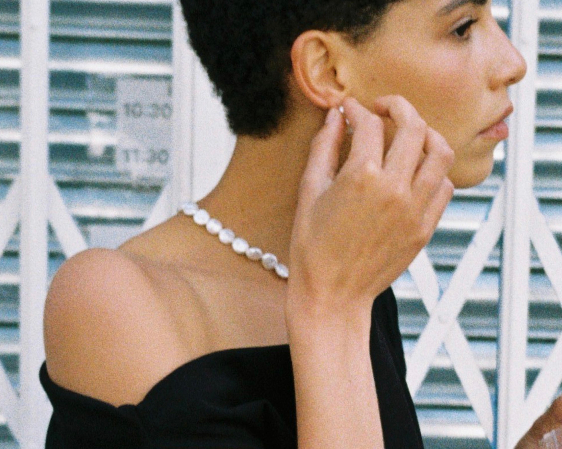 What jewelry to wear to a wedding