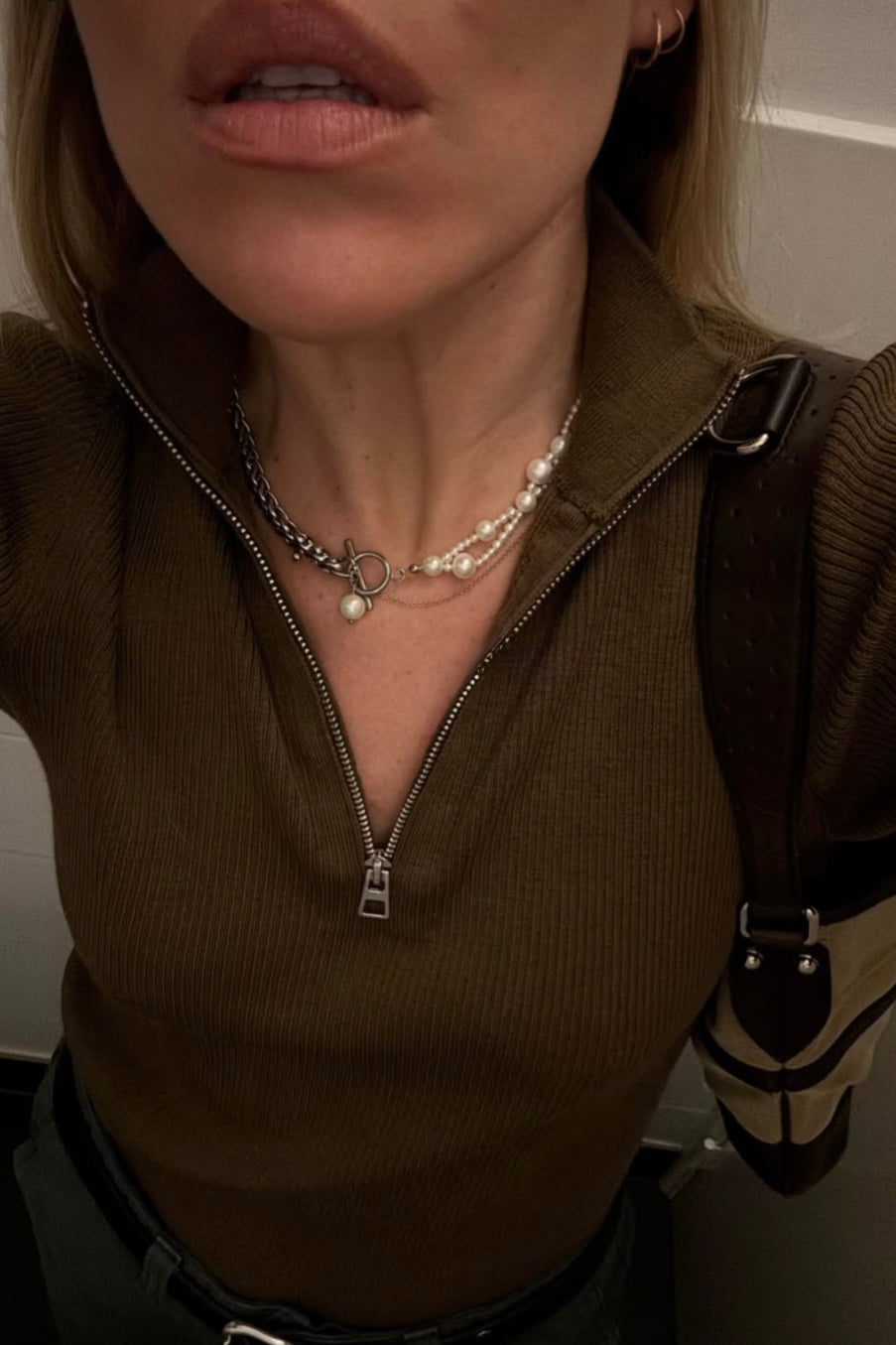 CHAIN AND PEARL NECKLACE