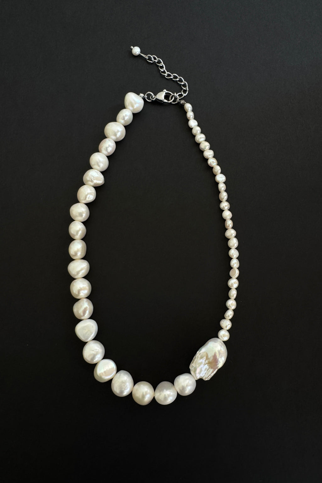 ASYMMETRICAL NECKLACE