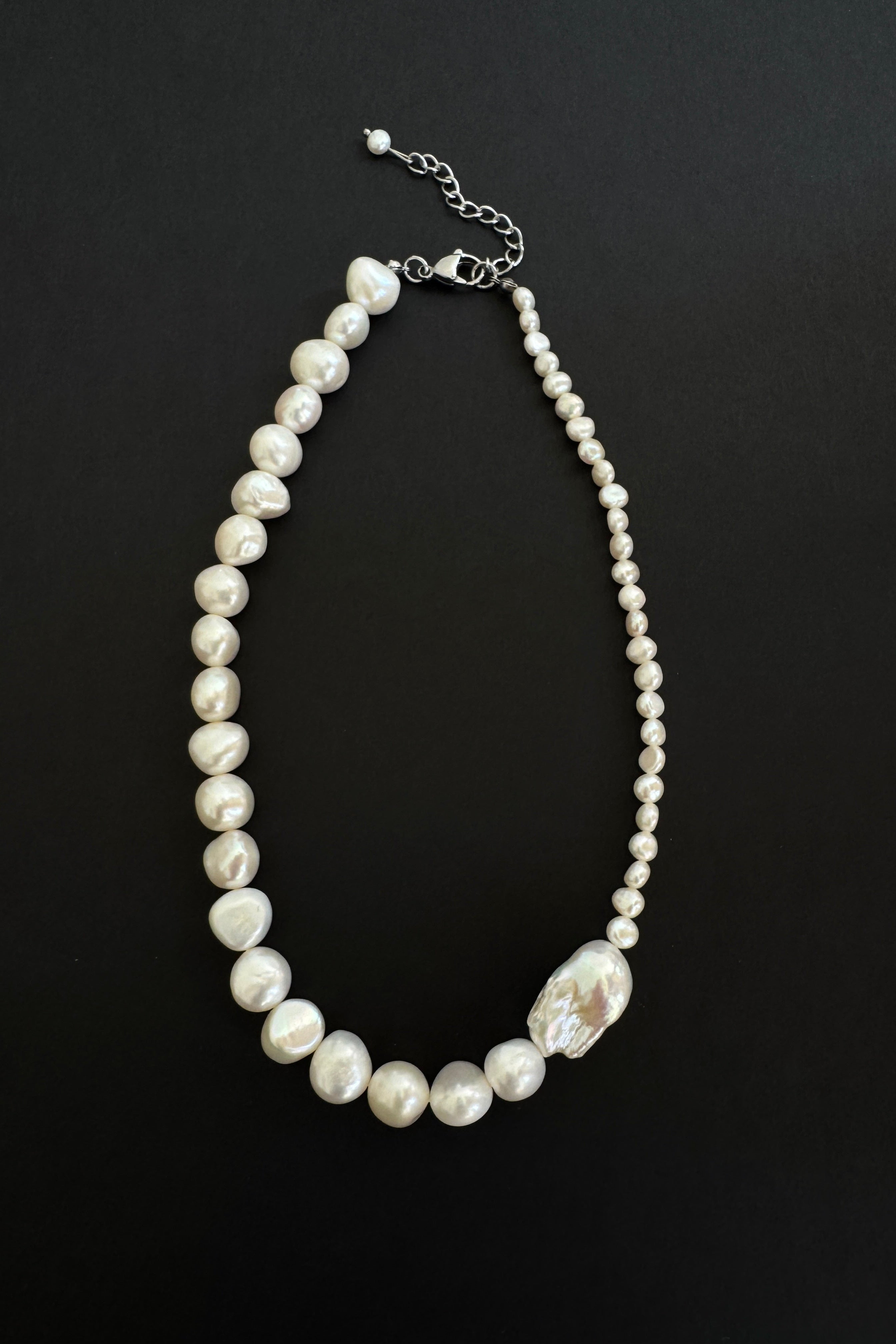 ASYMMETRICAL NECKLACE