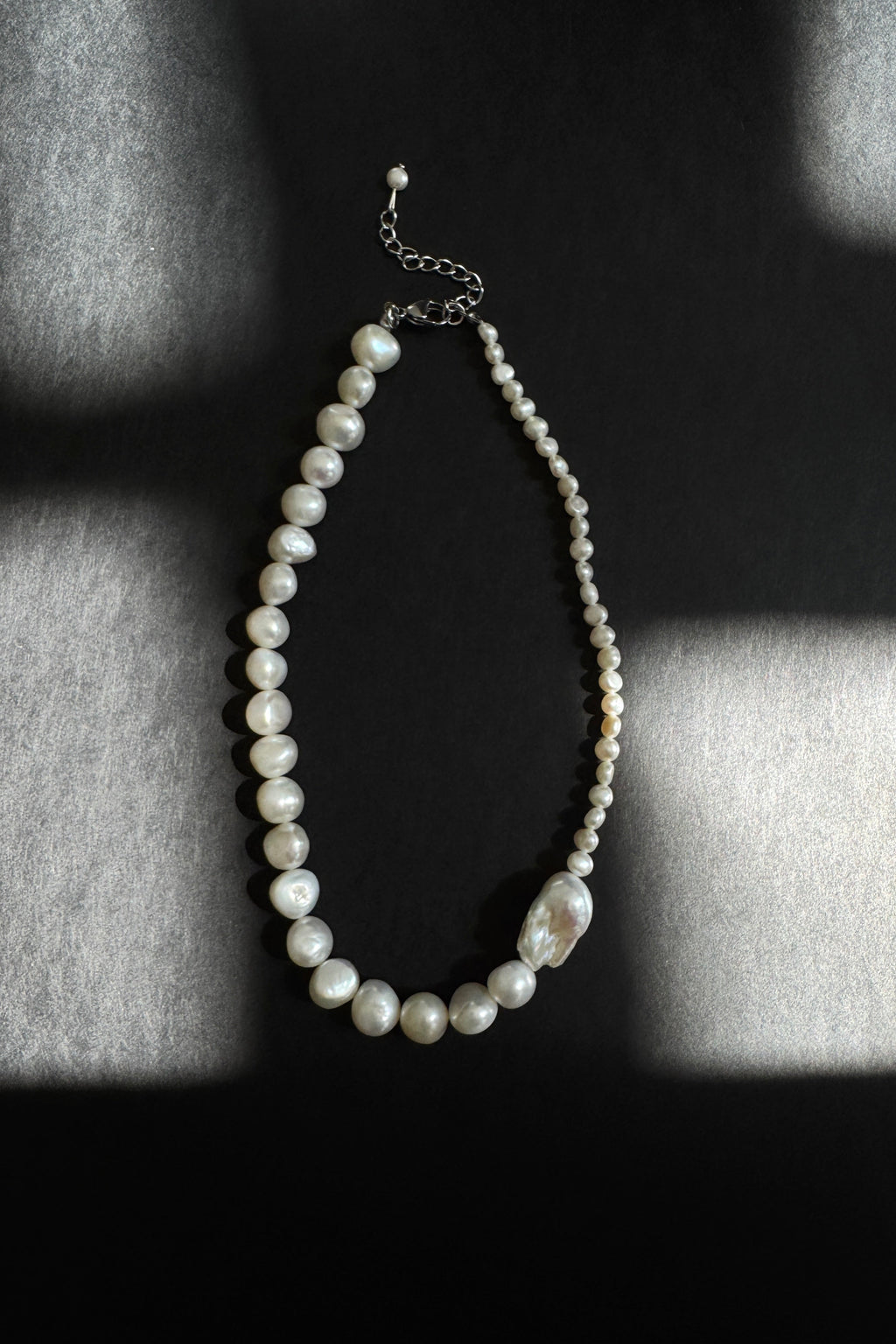 ASYMMETRICAL NECKLACE