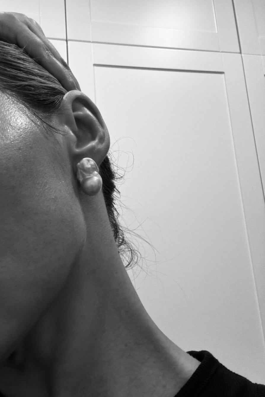 BAROQUE PEARL STUD EARRINGS