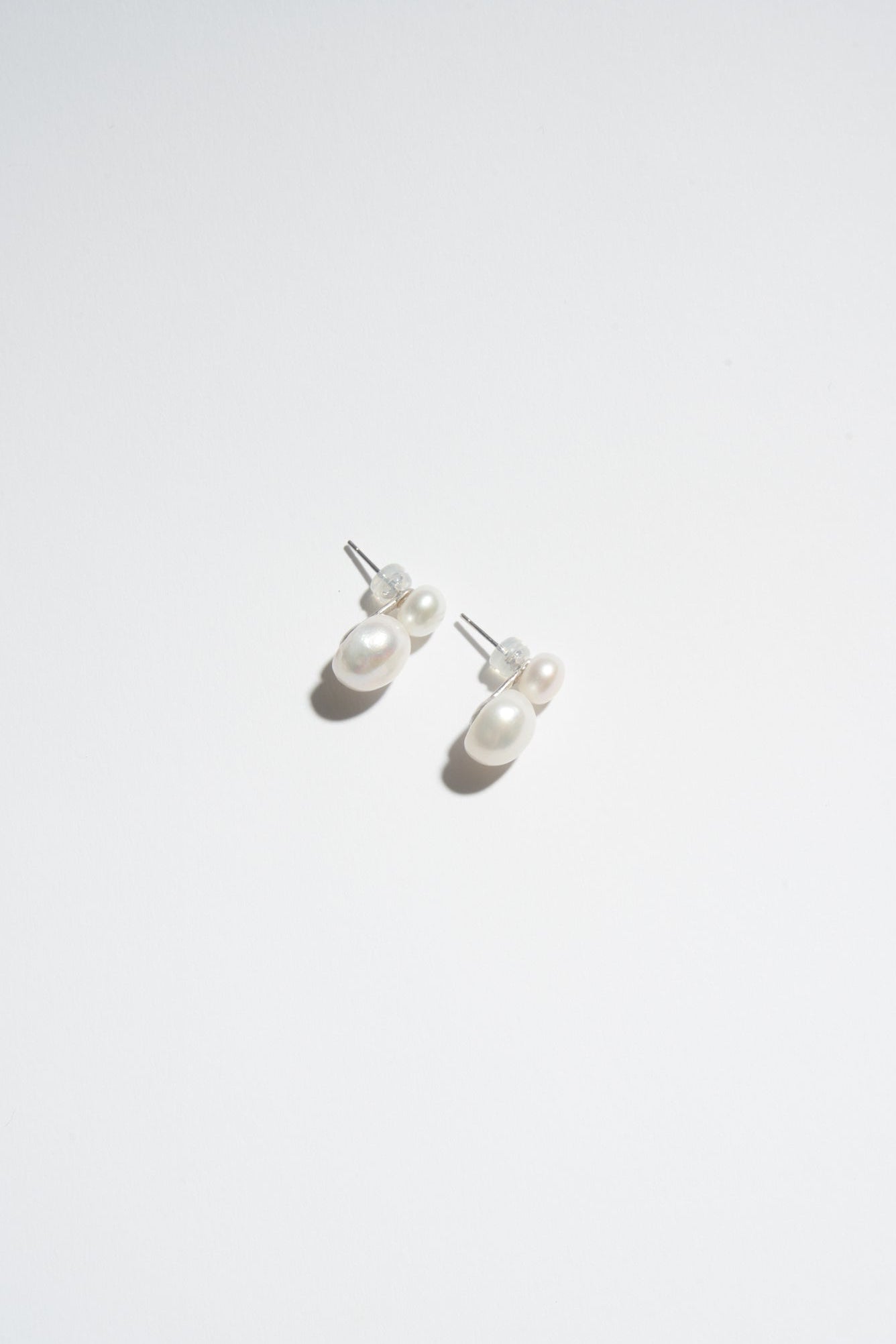 DOUBLE PEARL STUD EARRINGS