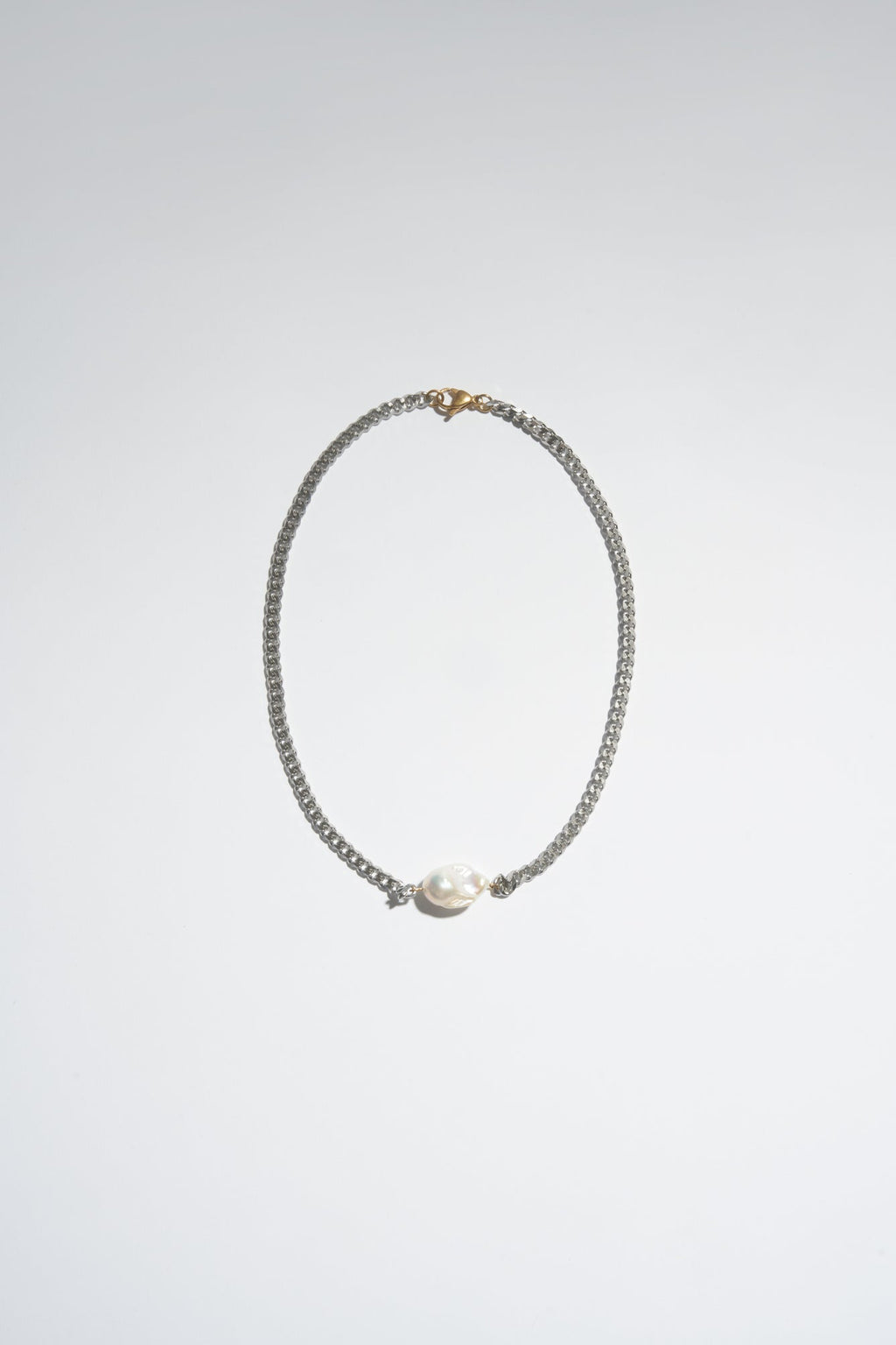 BOLD CHAIN WITH BAROQUE PEARL PENDANT