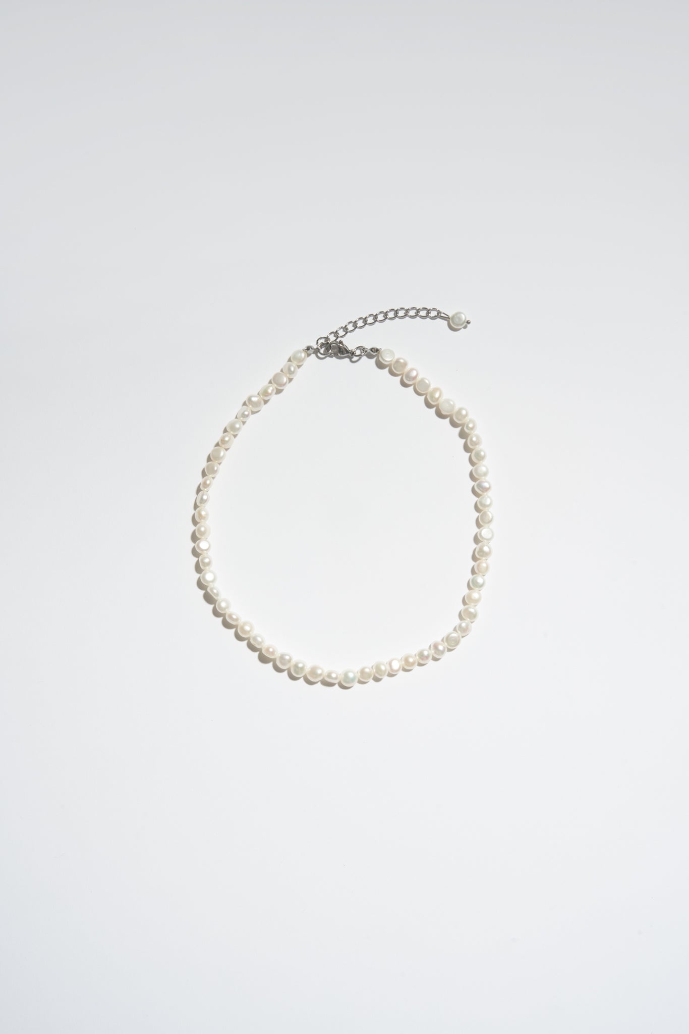 WHITE FRESHWATER PEARL NECKLACE