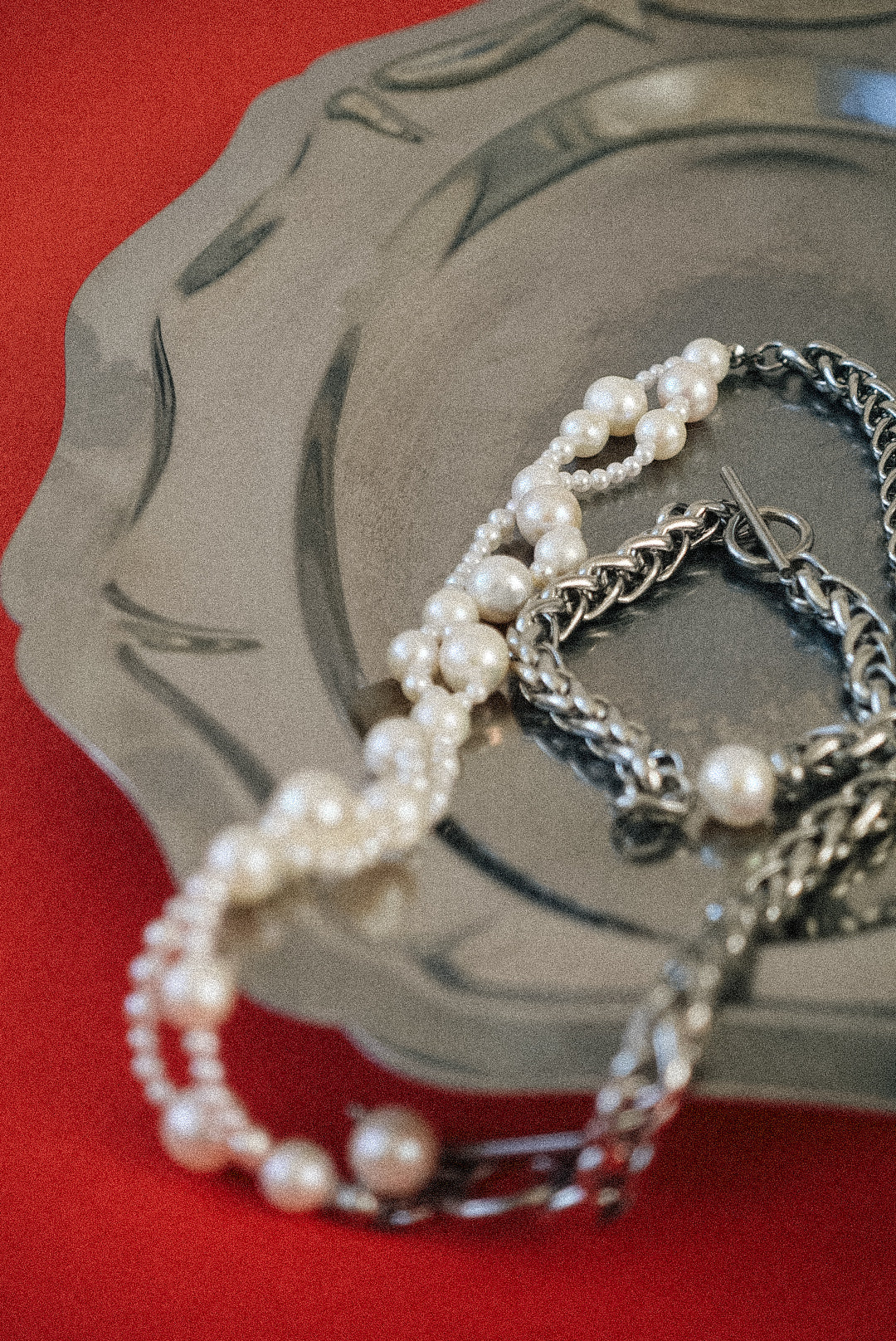 CHAIN AND PEARL NECKLACE