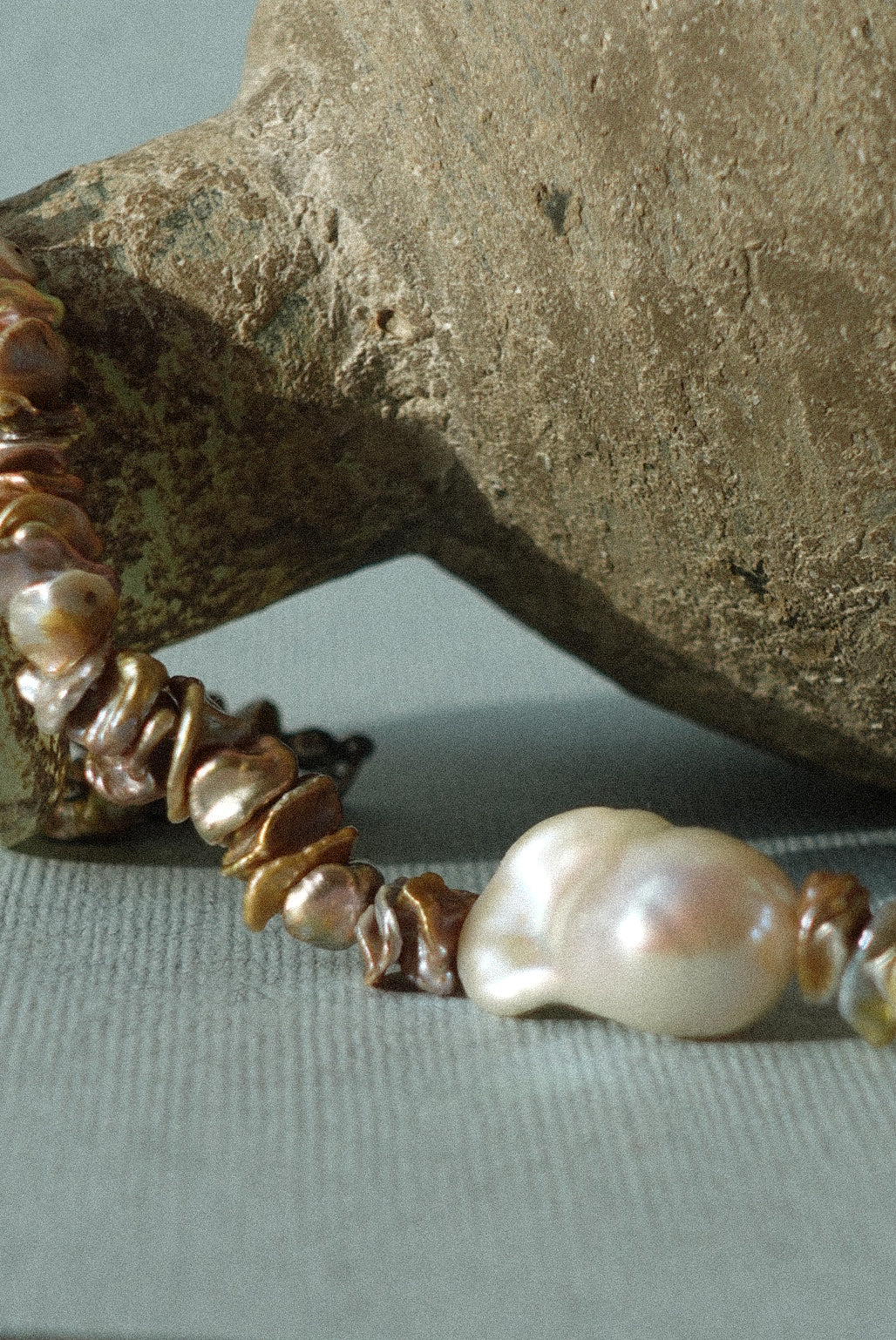 KESHI PEARL NECKLACE