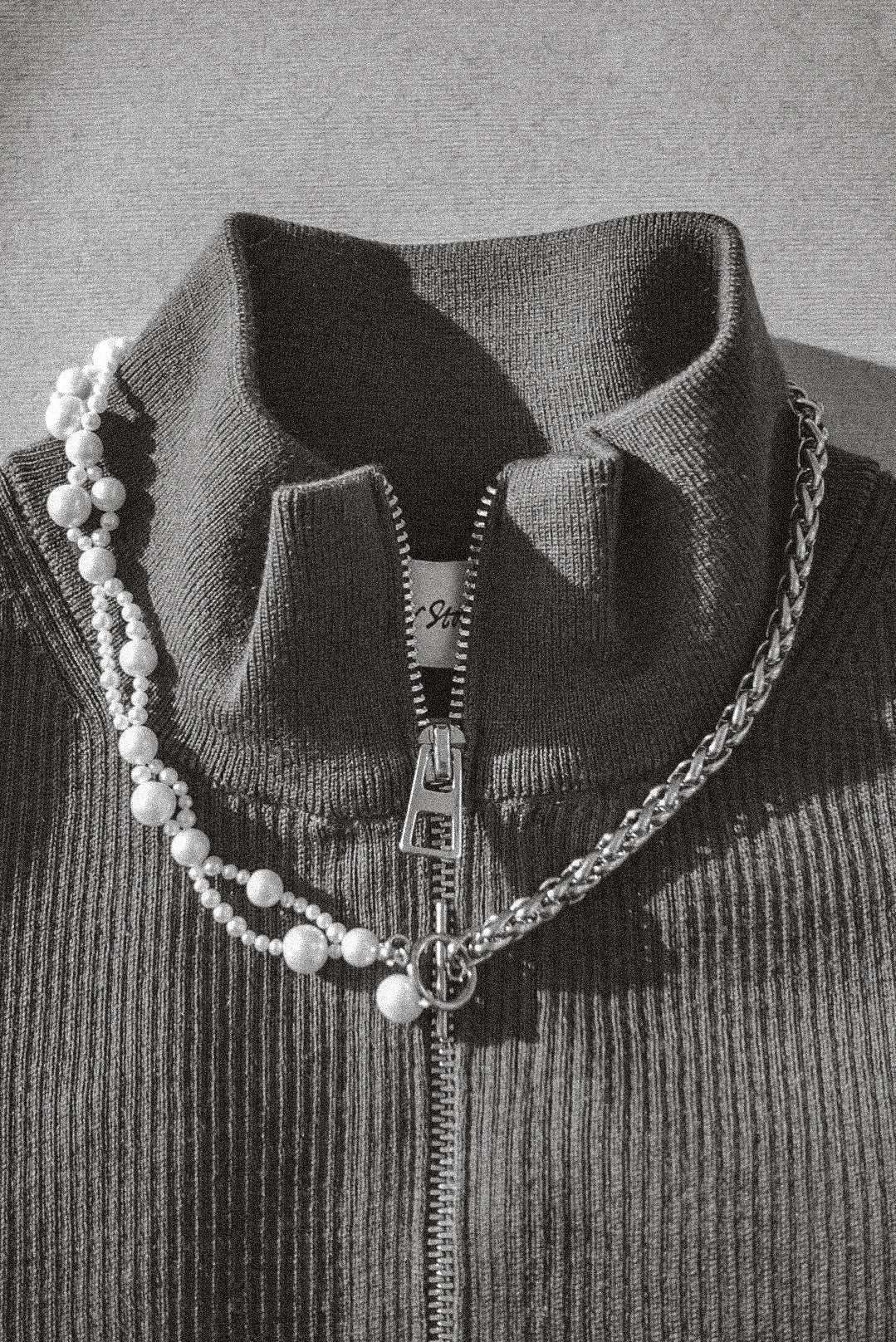 CHAIN AND PEARL NECKLACE