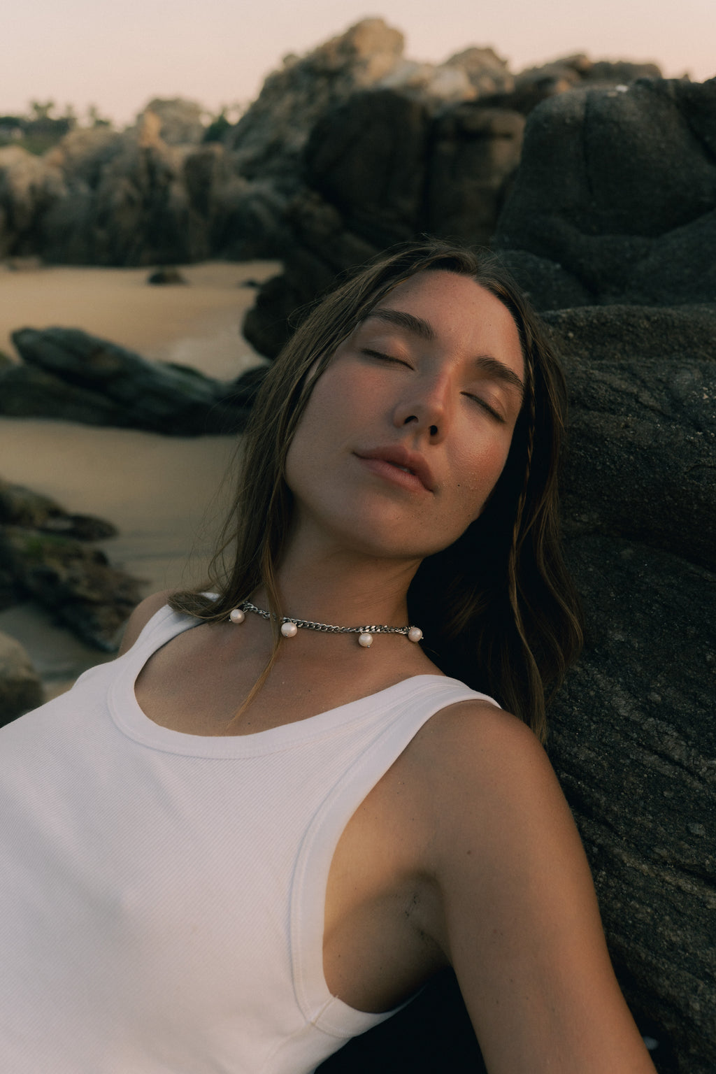 CLASSIC PEARL CHAIN CHOKER NECKLACE