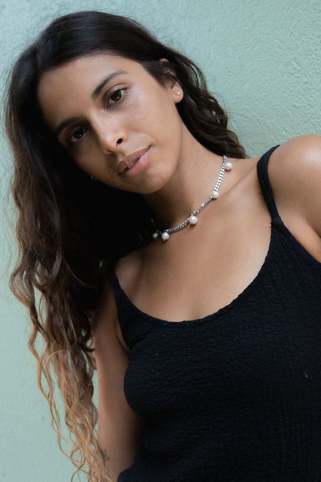 CLASSIC PEARL CHAIN CHOKER NECKLACE