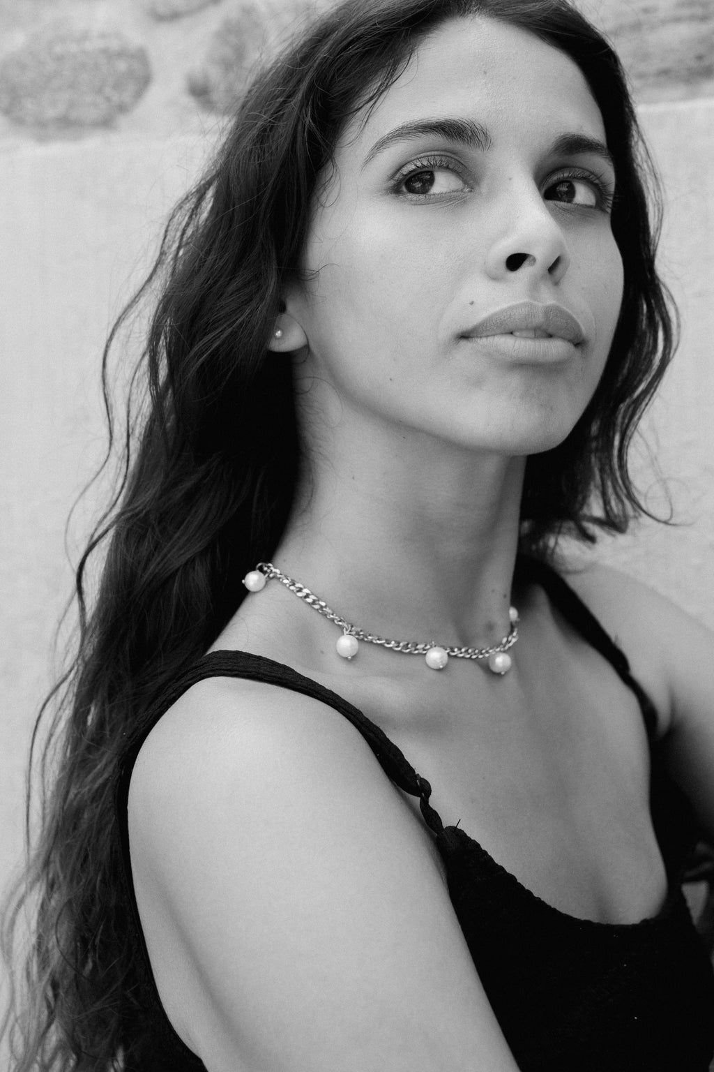 CLASSIC PEARL CHAIN CHOKER NECKLACE